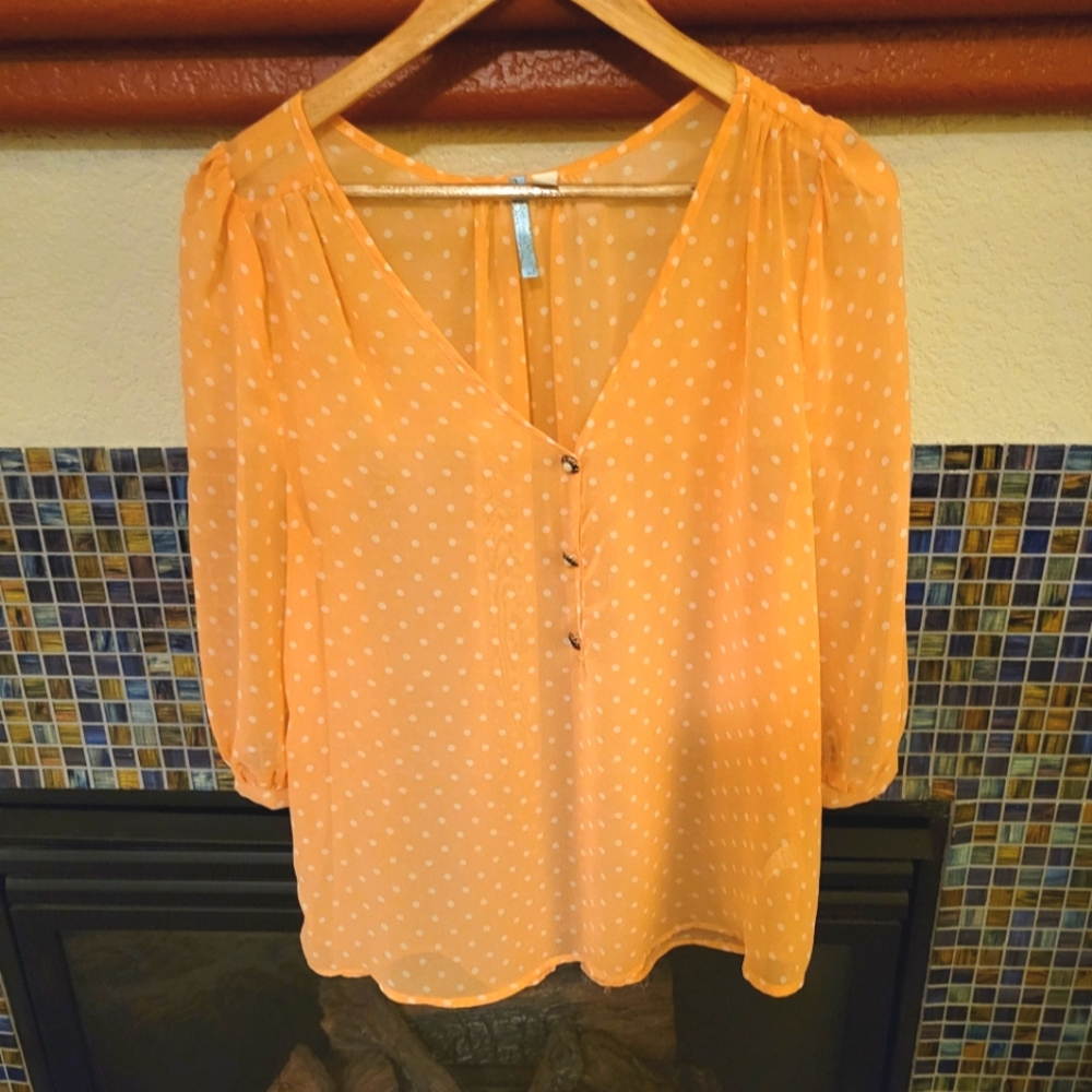 Sheer peach chiffon blouse with white polka-dots. Pearl and gold buttons. Size L - Picture 1 of 12